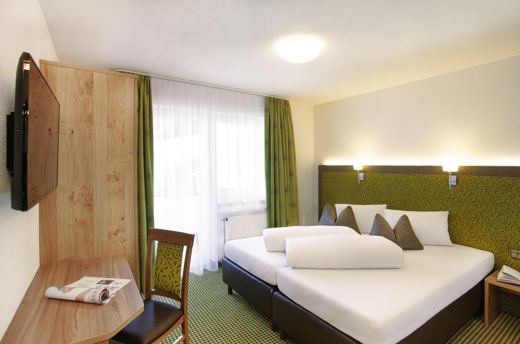 Hotel Garni Chasa Sulai Ischgl Chambre photo