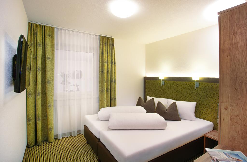 Hotel Garni Chasa Sulai Ischgl Chambre photo